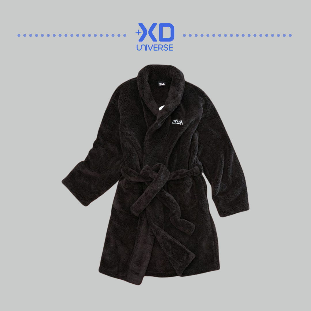 [PREORDER] GD G-DRAGON X ZO&FRIENDS [ZOAful Winter] Official MD - ZOA ROBE